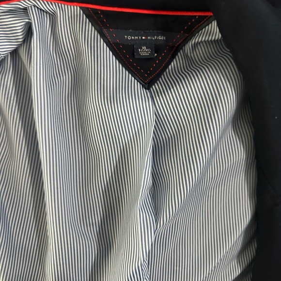 Tommy Hilfiger Navy Jacket. NWOT. Size XL. Striped Lining - Picture 6 of 7